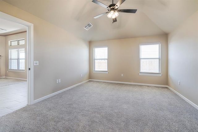 609 N Fox Way, Mustang, OK 73064