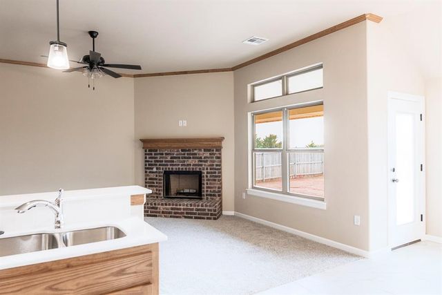 609 N Fox Way, Mustang, OK 73064