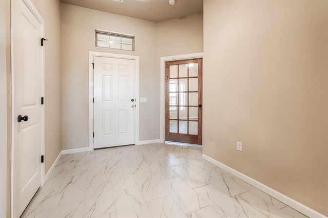 609 N Fox Way, Mustang, OK 73064