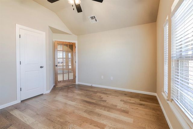 609 N Fox Way, Mustang, OK 73064