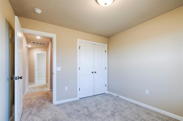 609 N Fox Way, Mustang, OK 73064