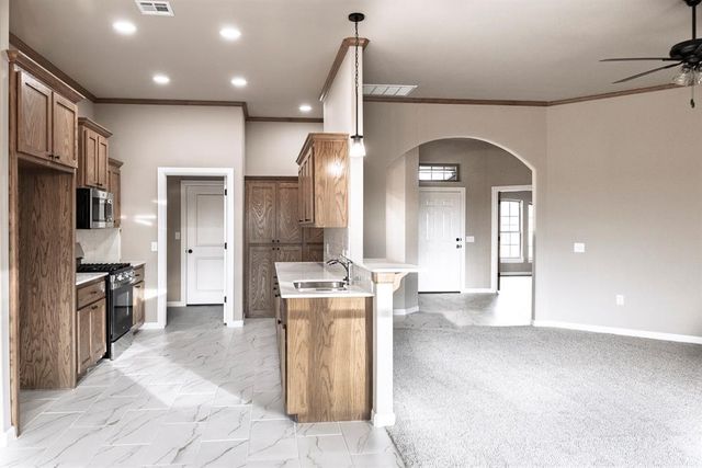 609 N Fox Way, Mustang, OK 73064