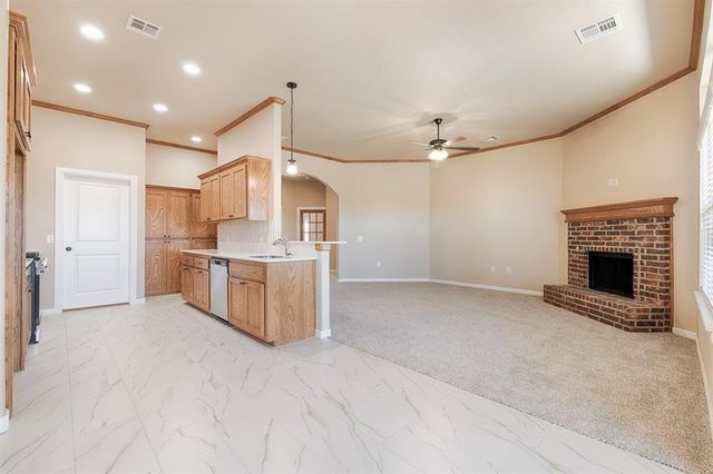 609 N Fox Way, Mustang, OK 73064