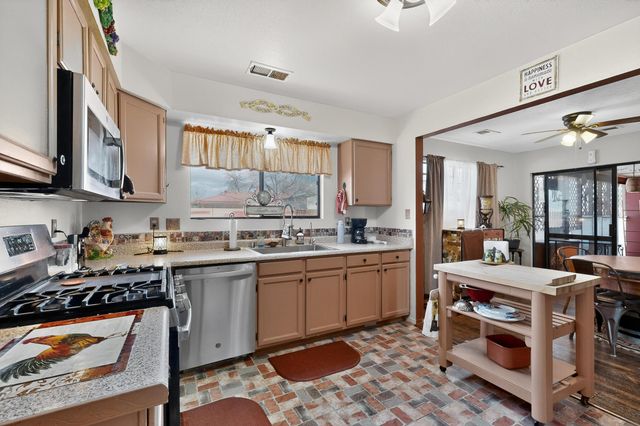 2207 Spruce Needle Road SE, Rio Rancho, NM 87124