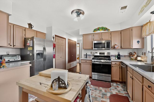 2207 Spruce Needle Road SE, Rio Rancho, NM 87124