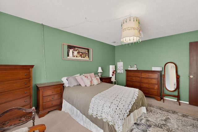 2207 Spruce Needle Road SE, Rio Rancho, NM 87124