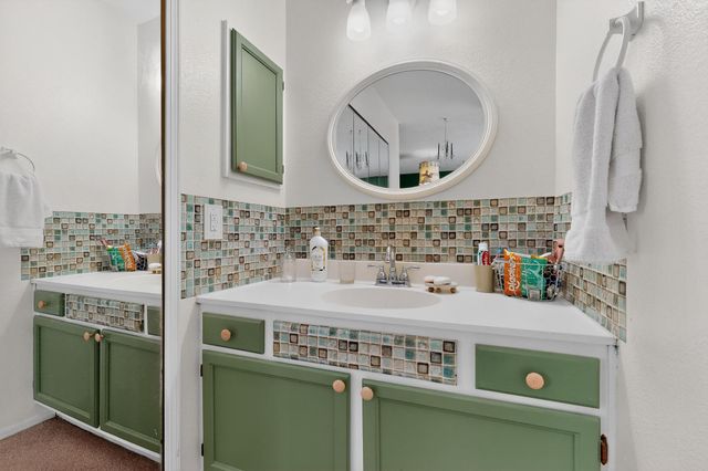 2207 Spruce Needle Road SE, Rio Rancho, NM 87124