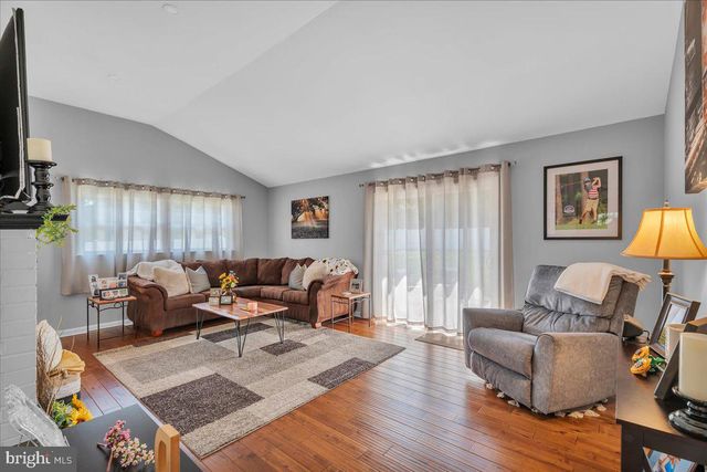 136 WINDING LN, Cinnaminson, NJ 08077
