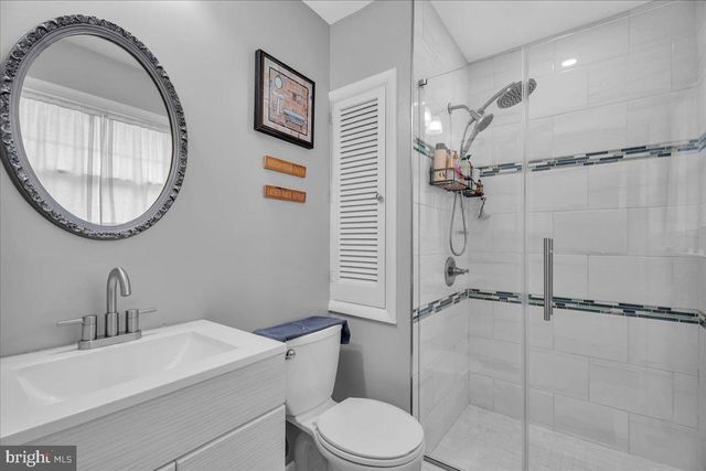 136 WINDING LN, Cinnaminson, NJ 08077