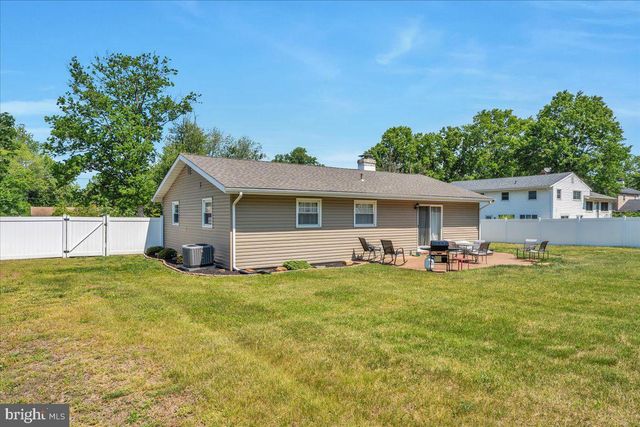 136 WINDING LN, Cinnaminson, NJ 08077