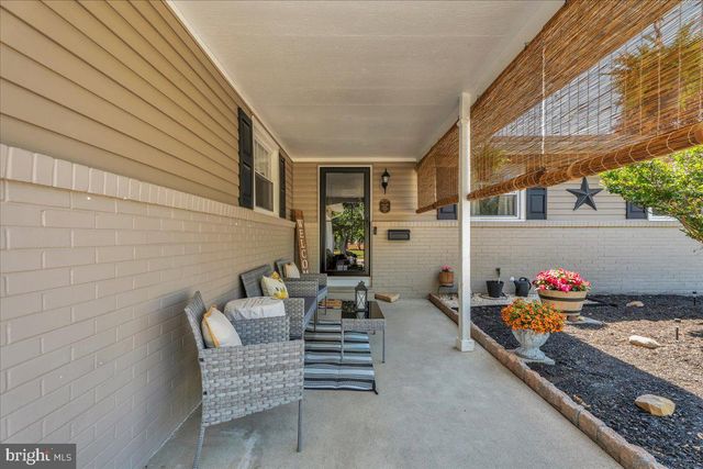 136 WINDING LN, Cinnaminson, NJ 08077