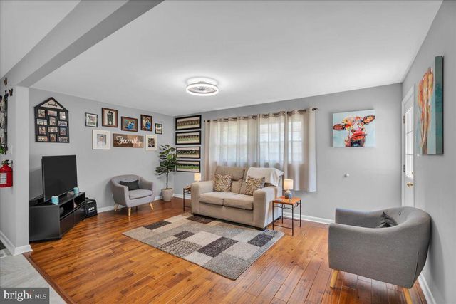 136 WINDING LN, Cinnaminson, NJ 08077