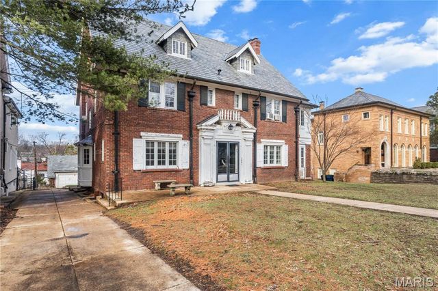 7061 Maryland Avenue, University City, MO 63130