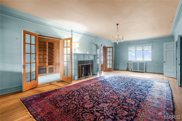 7061 Maryland Avenue, University City, MO 63130