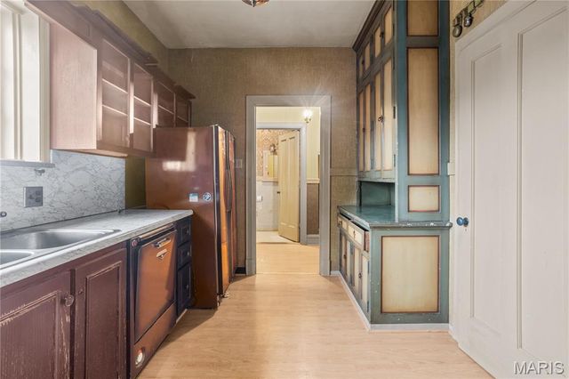 7061 Maryland Avenue, University City, MO 63130