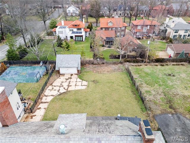 7061 Maryland Avenue, University City, MO 63130