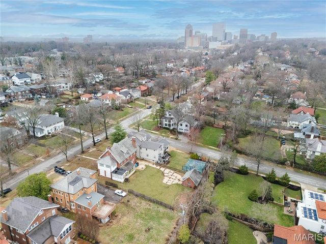 7061 Maryland Avenue, University City, MO 63130