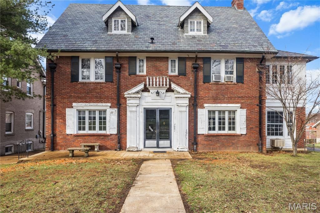 7061 Maryland Avenue, University City, MO 63130