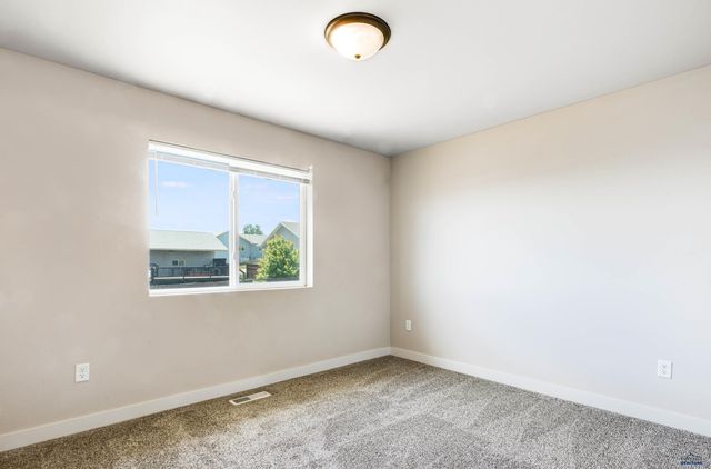 5229 COAL BANK DR, Rapid City, SD 57701