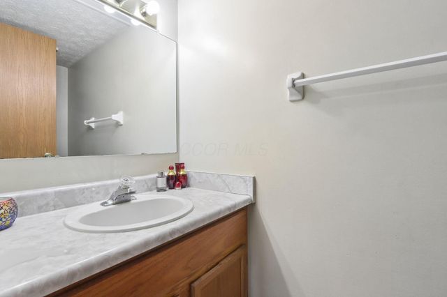 2175 Pelham Place, Obetz, OH 43207