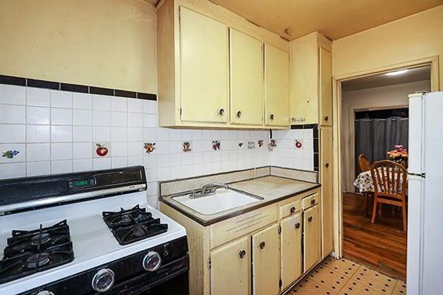 26-19 141st 1F, Flushing, NY 11354
