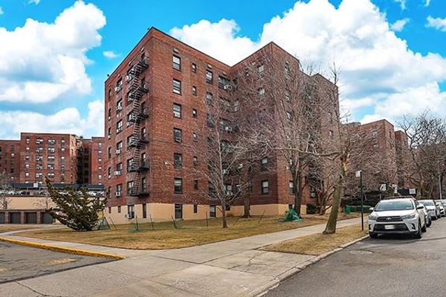 26-19 141st 1F, Flushing, NY 11354