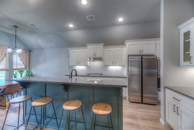 4502 S Holly Avenue, Sand Springs, OK 74063