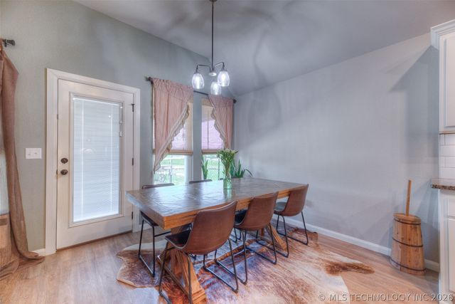 4502 S Holly Avenue, Sand Springs, OK 74063