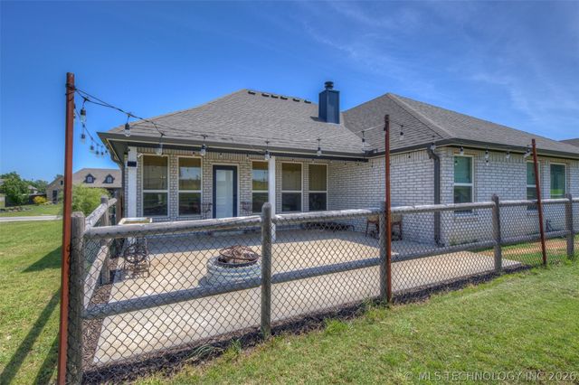 4502 S Holly Avenue, Sand Springs, OK 74063