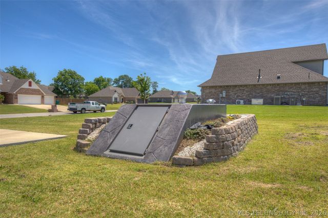 4502 S Holly Avenue, Sand Springs, OK 74063