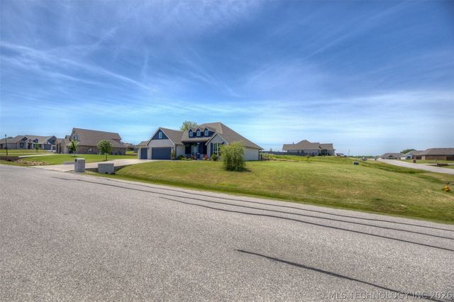 4502 S Holly Avenue, Sand Springs, OK 74063