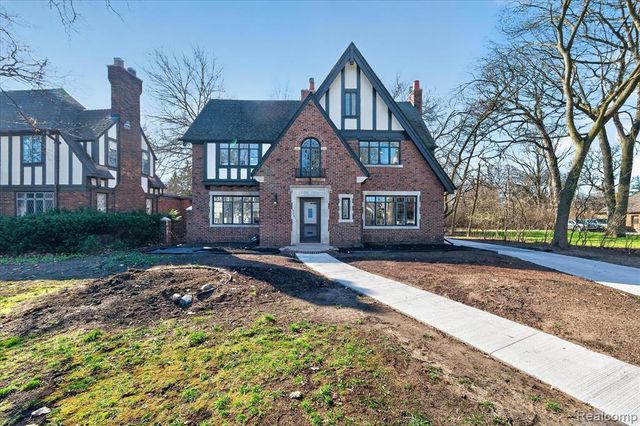 3261 Sherbourne Road, Detroit, MI 48221