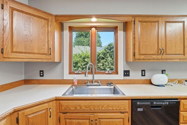 817 24th Avenue SW, Willmar, MN 56201