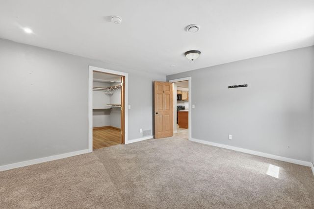 817 24th Avenue SW, Willmar, MN 56201