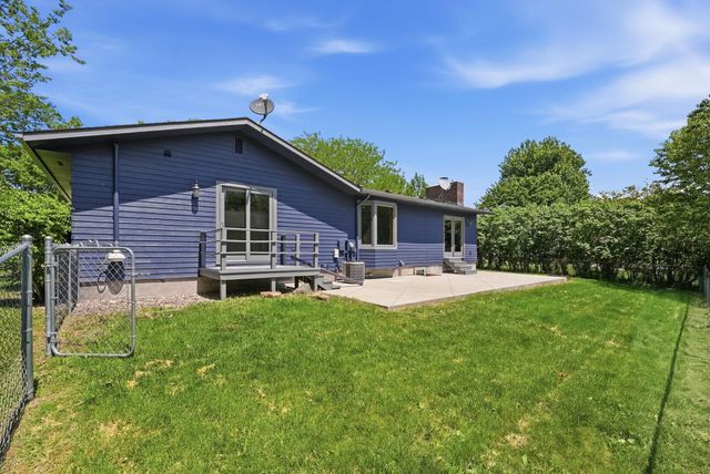 817 24th Avenue SW, Willmar, MN 56201