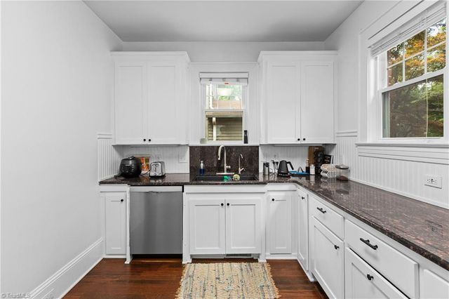 1526 Cloverdale Avenue, Winston-salem, NC 27104