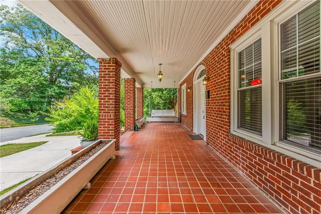 1526 Cloverdale Avenue, Winston-salem, NC 27104