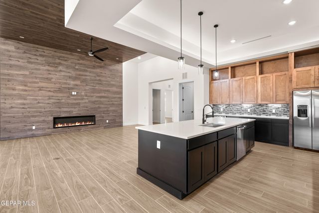 5646 RIVER RUN Street, El Paso, TX 79932