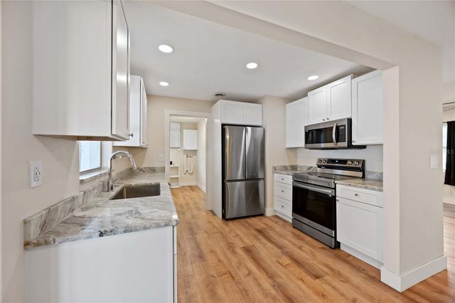 4112 36TH STREET W, Bradenton, FL 34205