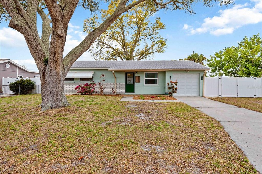 Image 2 of property listing at 4112 36TH STREET W, Bradenton, FL 34205