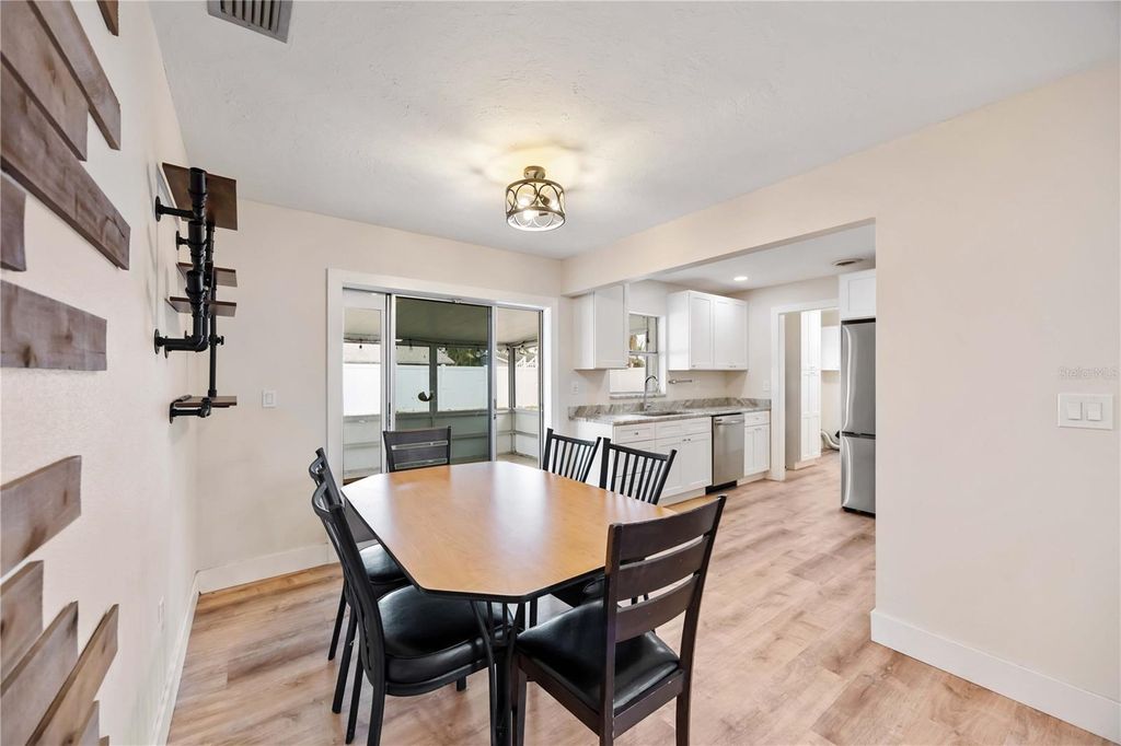 Image 11 of property listing at 4112 36TH STREET W, Bradenton, FL 34205