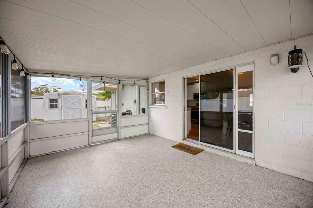 Image 36 of property listing at 4112 36TH STREET W, Bradenton, FL 34205