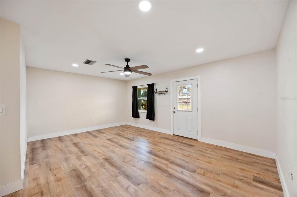 Image 5 of property listing at 4112 36TH STREET W, Bradenton, FL 34205