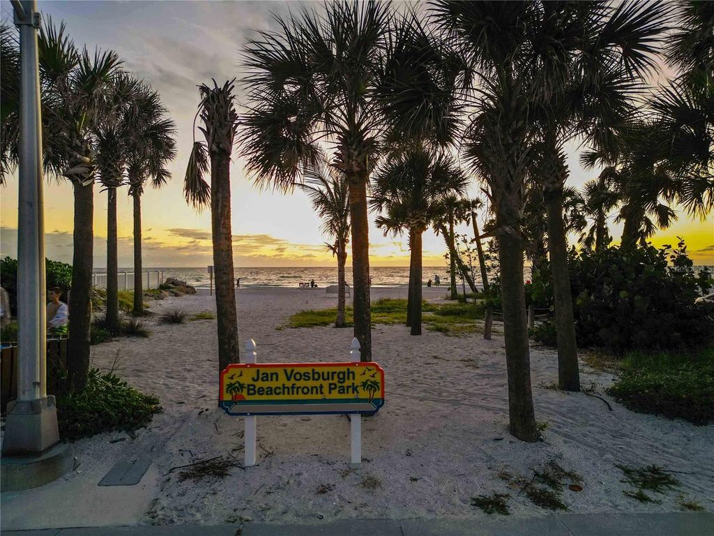 Image 53 of property listing at 4112 36TH STREET W, Bradenton, FL 34205