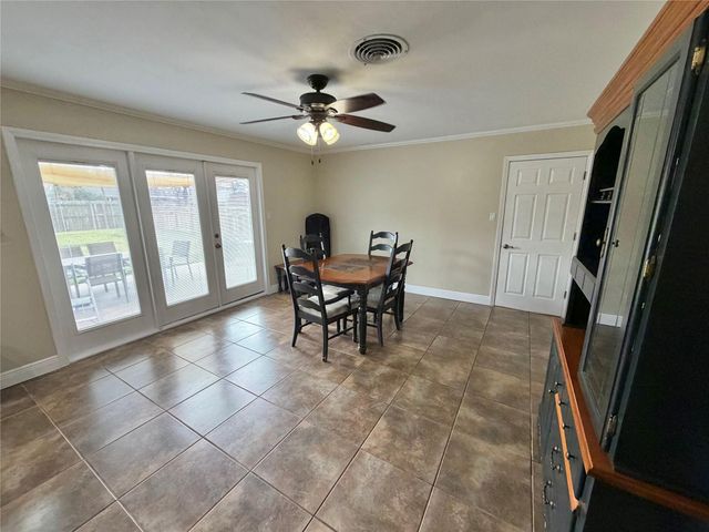 714 Center Way Street, Lake Jackson, TX 77566