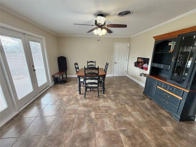 714 Center Way Street, Lake Jackson, TX 77566