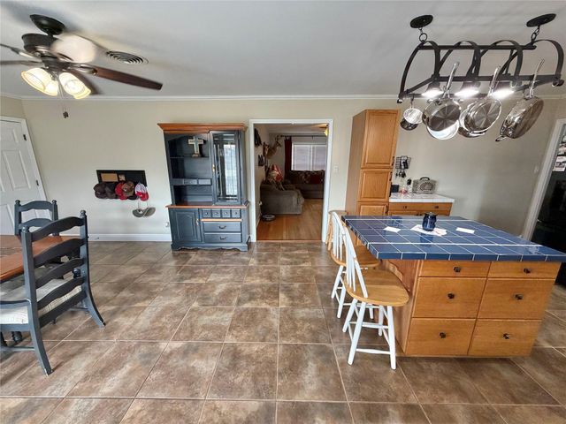 714 Center Way Street, Lake Jackson, TX 77566