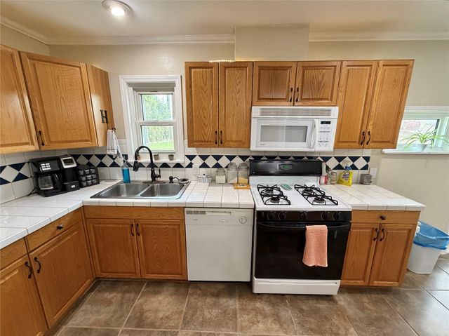 714 Center Way Street, Lake Jackson, TX 77566