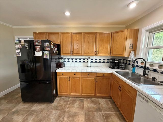 714 Center Way Street, Lake Jackson, TX 77566