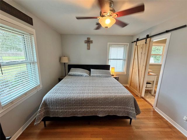 714 Center Way Street, Lake Jackson, TX 77566